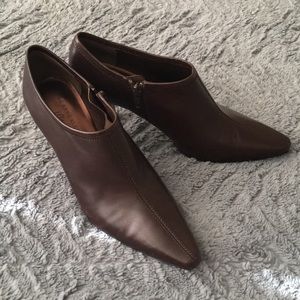 Anne Klein bootie NWOT